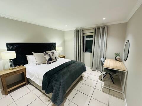 To Let 2 Bedroom Property for Rent in Heldervue Western Cape